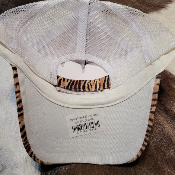 Tiger print hat and koozie set NWT! - Picture 3 of 3